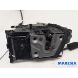 Renault - Captur - Rear door mechanism 4-door, right