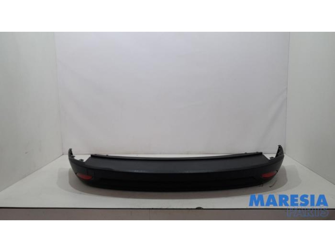 Renault - Megane - Rear bumper component, central