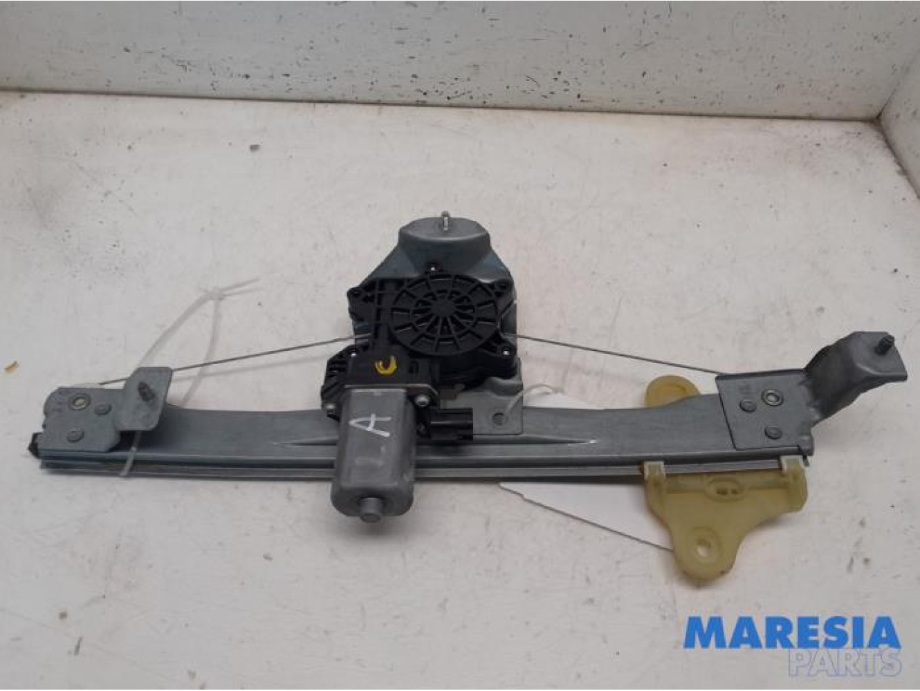 Renault - Captur - Rear door window mechanism 4-door, left