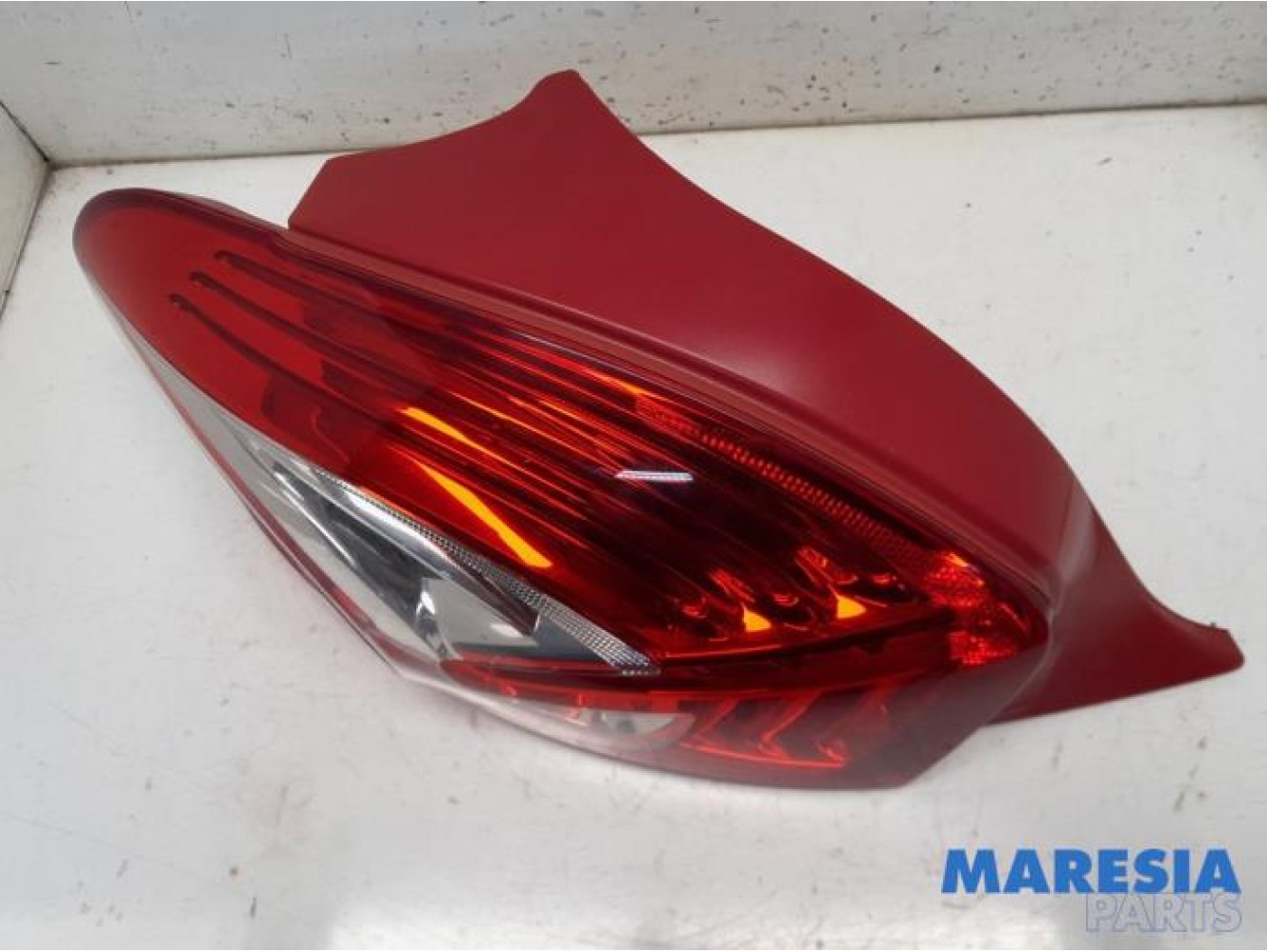 Peugeot - 208 - Taillight, left