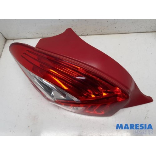 Peugeot - 208 - Taillight, left