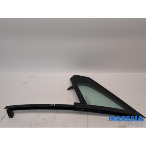 Peugeot - 208 - Quarter light, front left