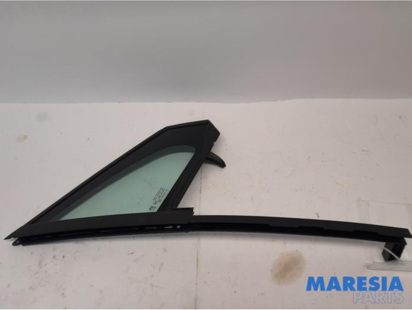 Peugeot - 208 - Quarter light, front right