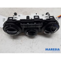 Peugeot - 208 - Heater control panel