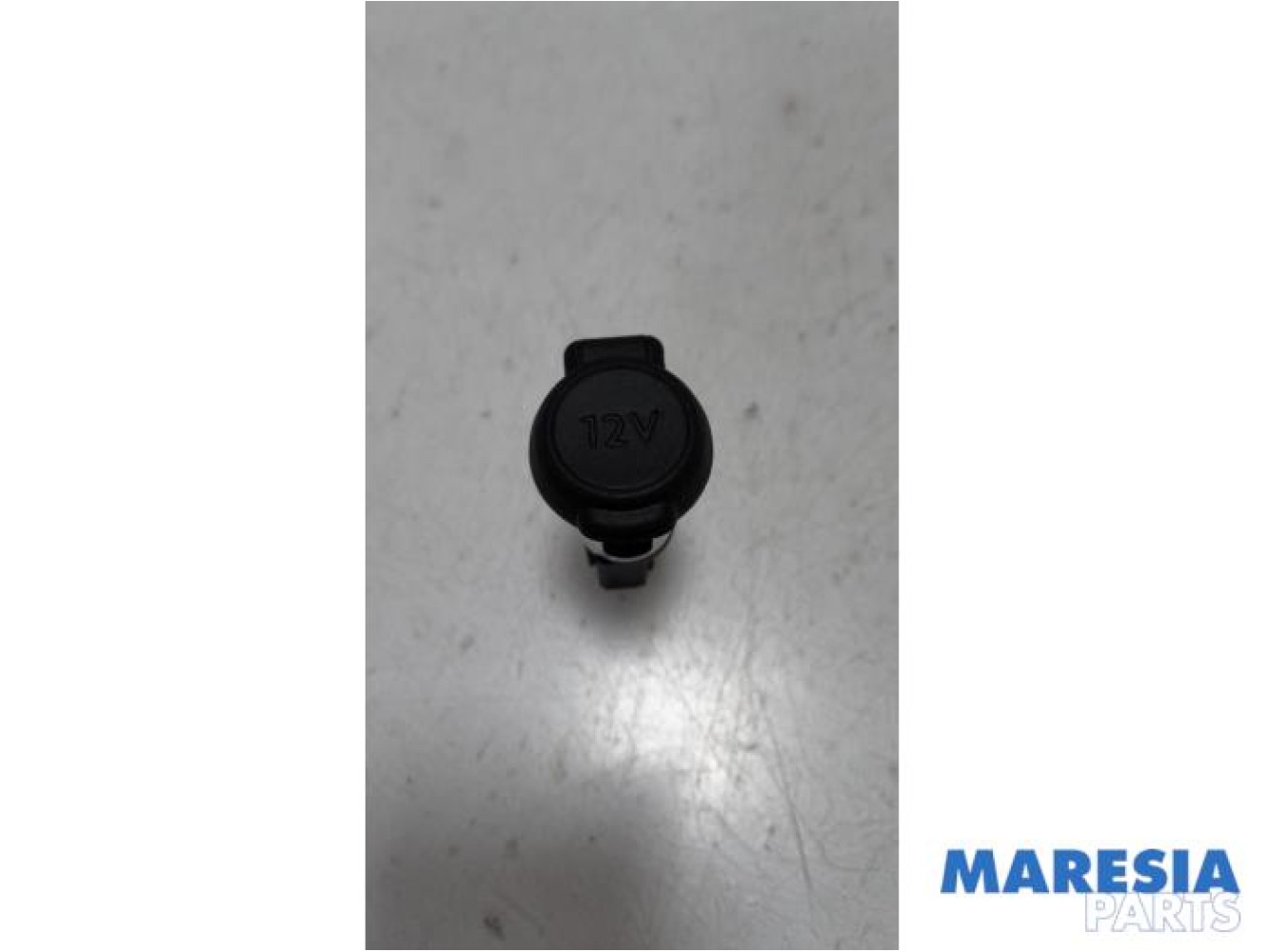 Peugeot - 208 - 12 volt connection