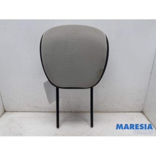 Renault - Captur - Headrest