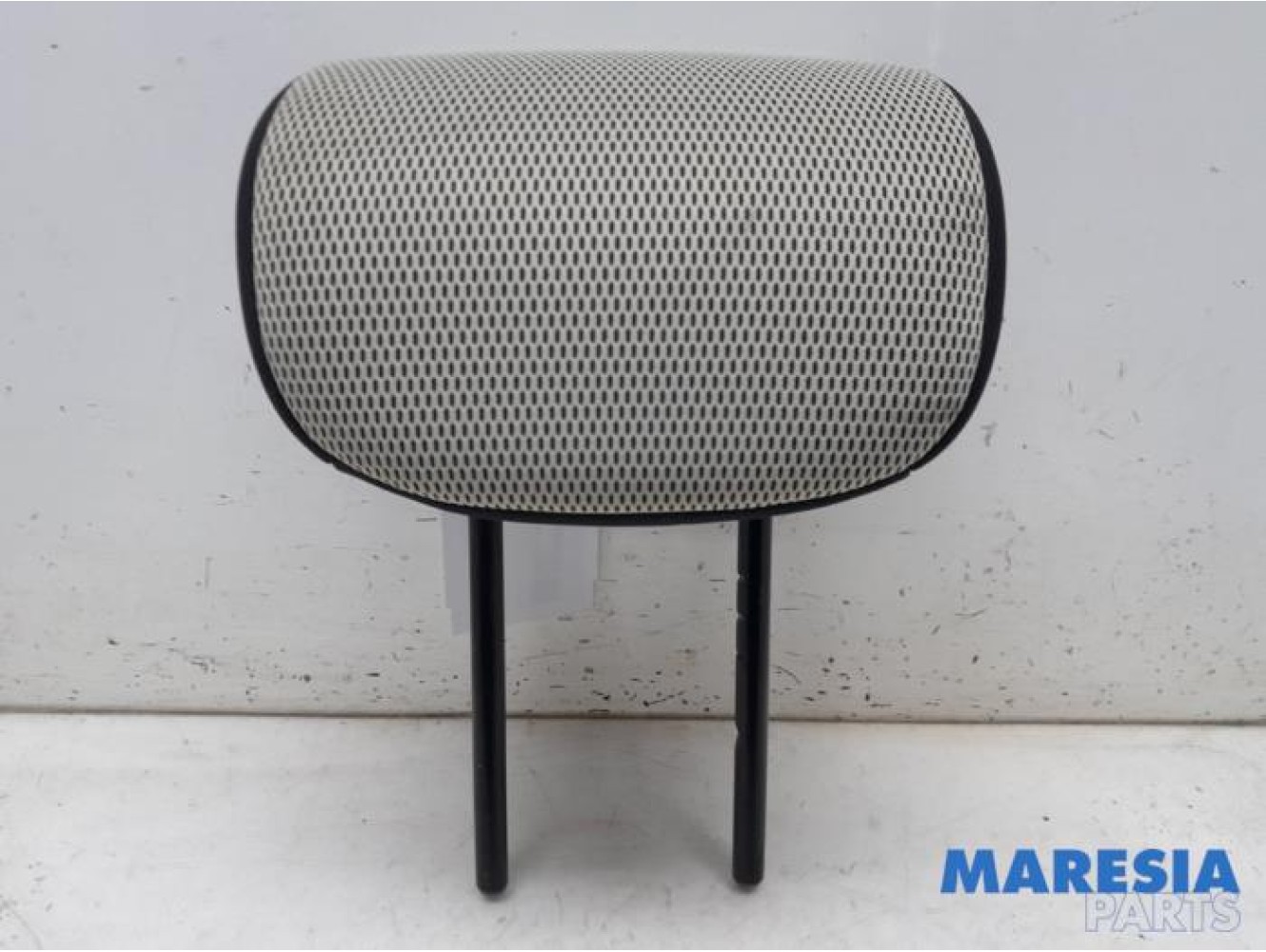 Renault - Captur - Headrest