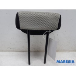 Renault - Captur - Headrest