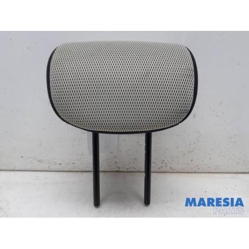 Renault - Captur - Headrest