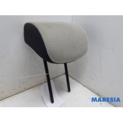Renault - Captur - Headrest