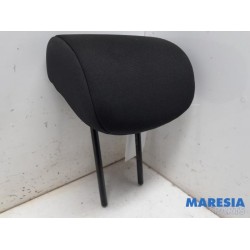 Renault - Captur - Headrest