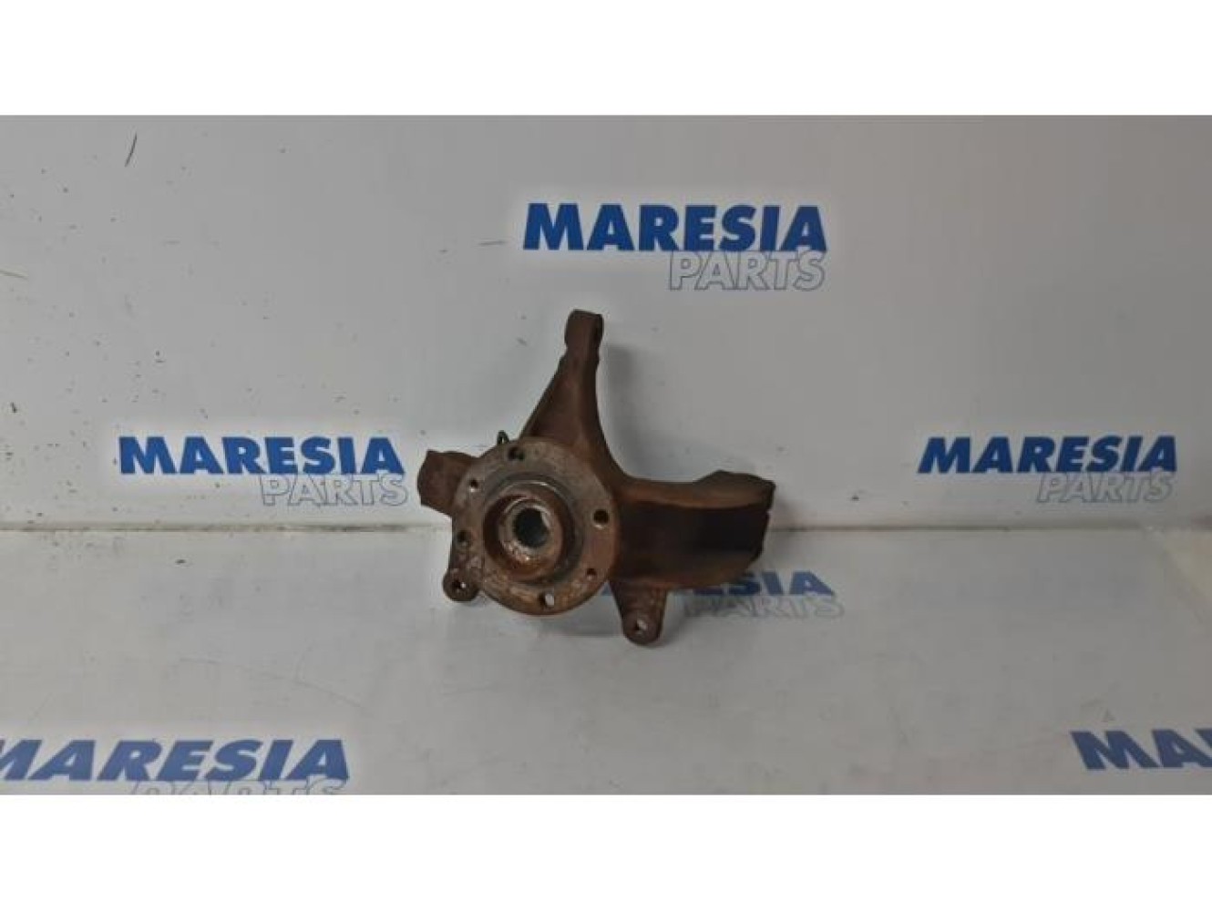 Renault - Megane Scenic - Knuckle, front right
