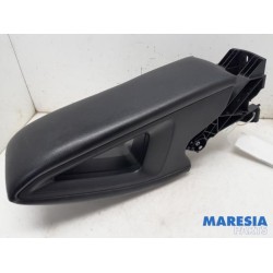 Citroen - C4 Cactus - Armrest