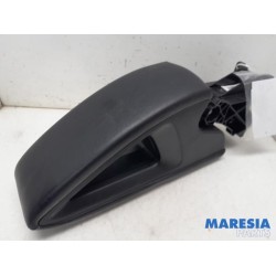 Citroen - C4 Cactus - Armrest