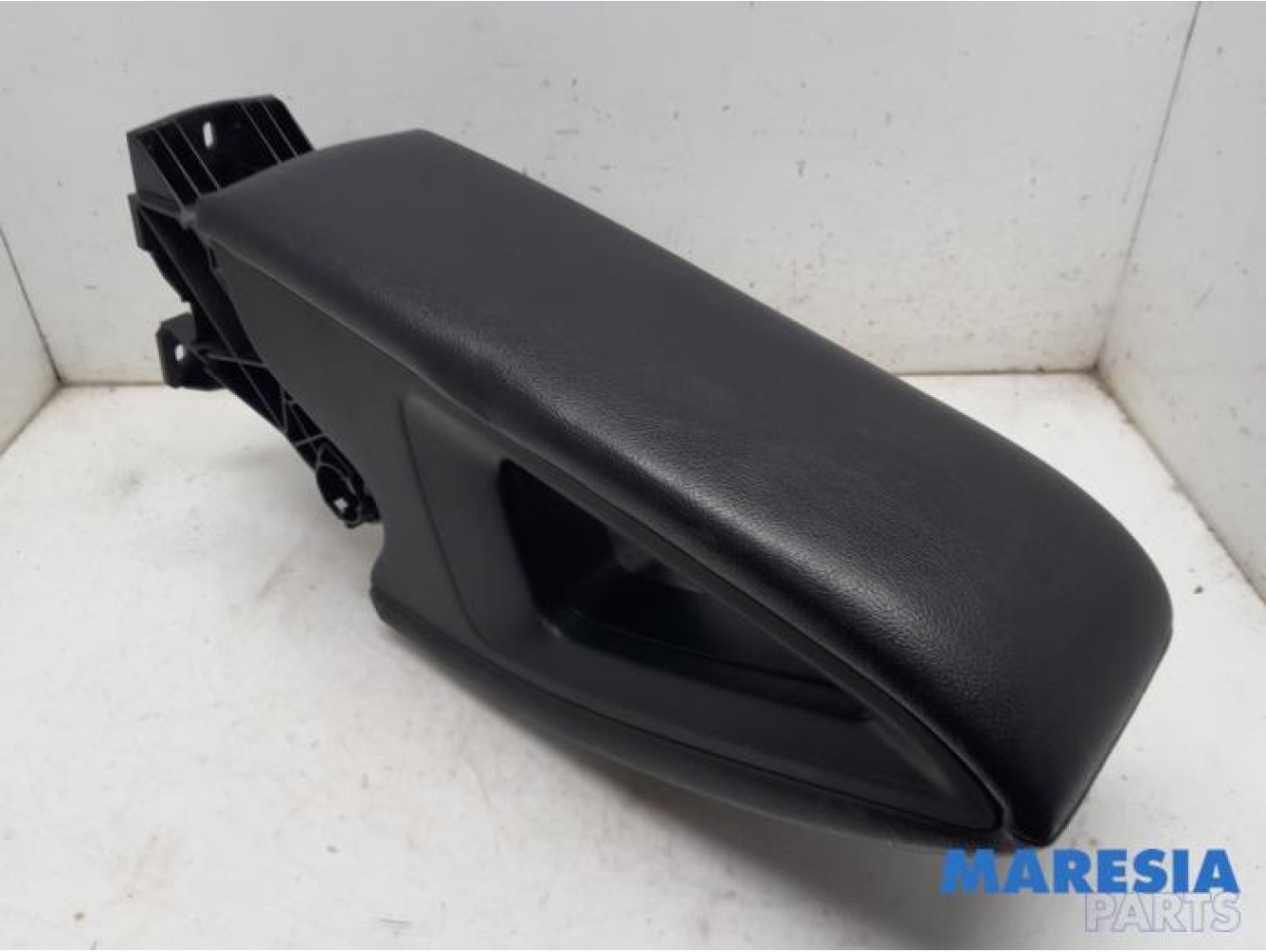 Citroen - C4 Cactus - Armrest