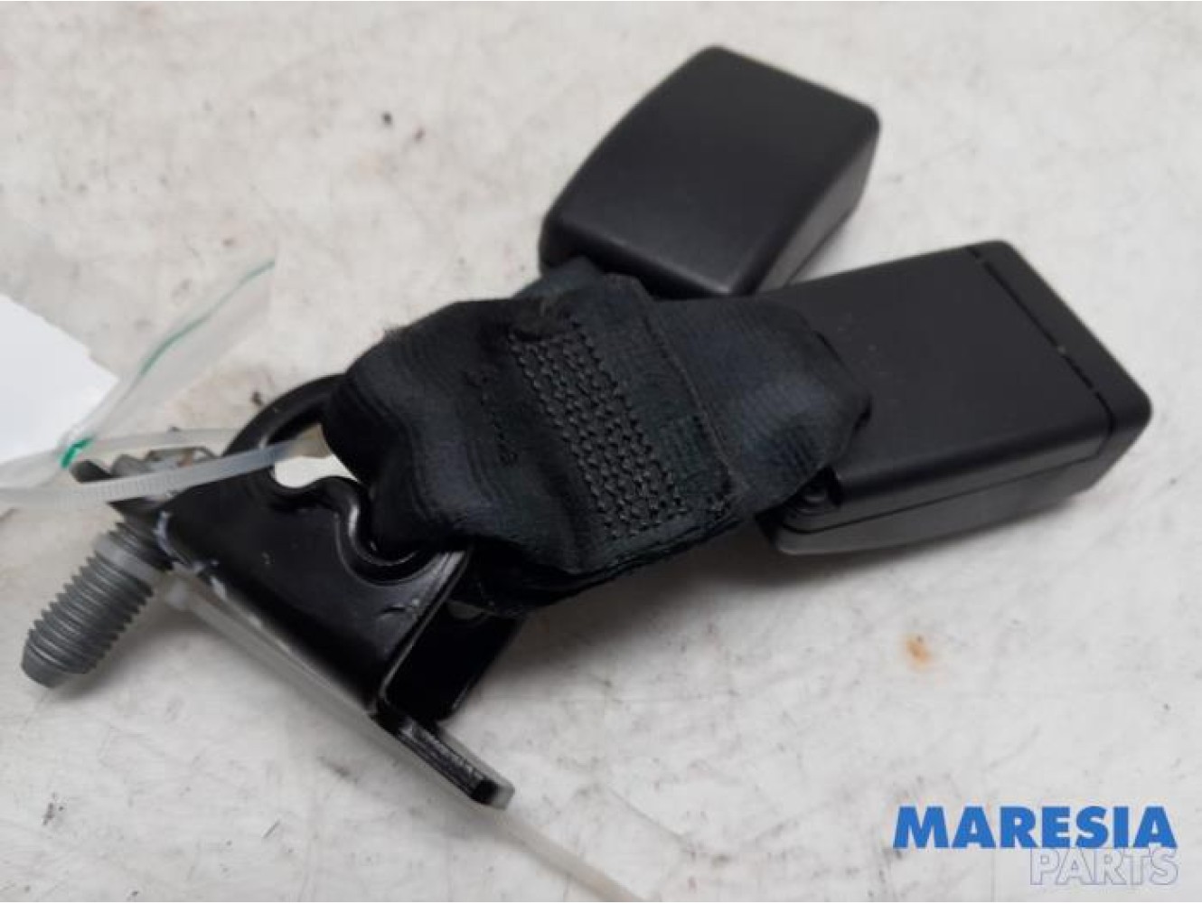 Peugeot - 208 - Rear seatbelt buckle, centre