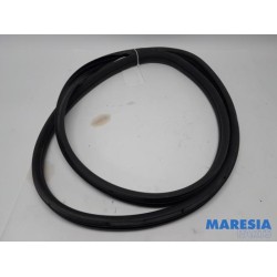 Lancia - Delta - Front door seal 4-door, left