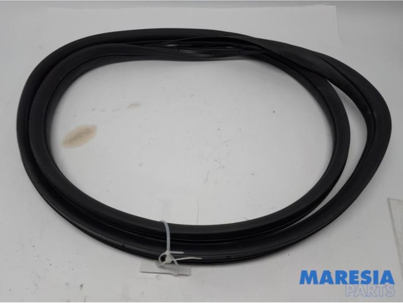 Lancia - Delta - Rear door seal 4-door, right