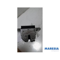 Alfa Romeo - Giulietta - Tailgate lock mechanism