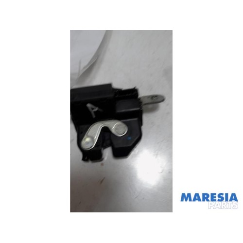 Alfa Romeo - Giulietta - Tailgate lock mechanism