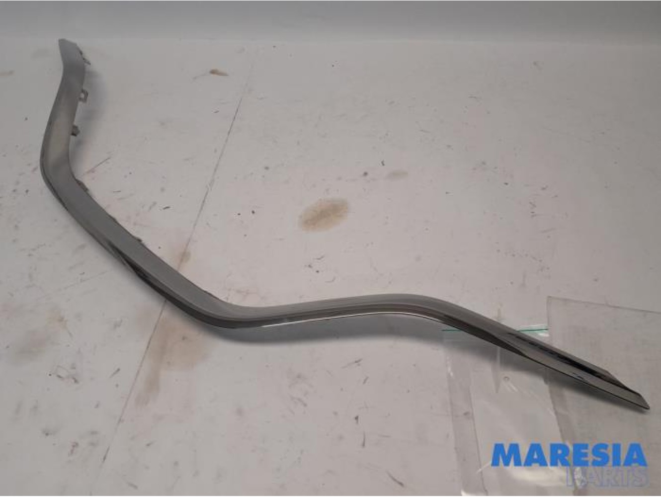 Renault - Captur - Cadre de calandre