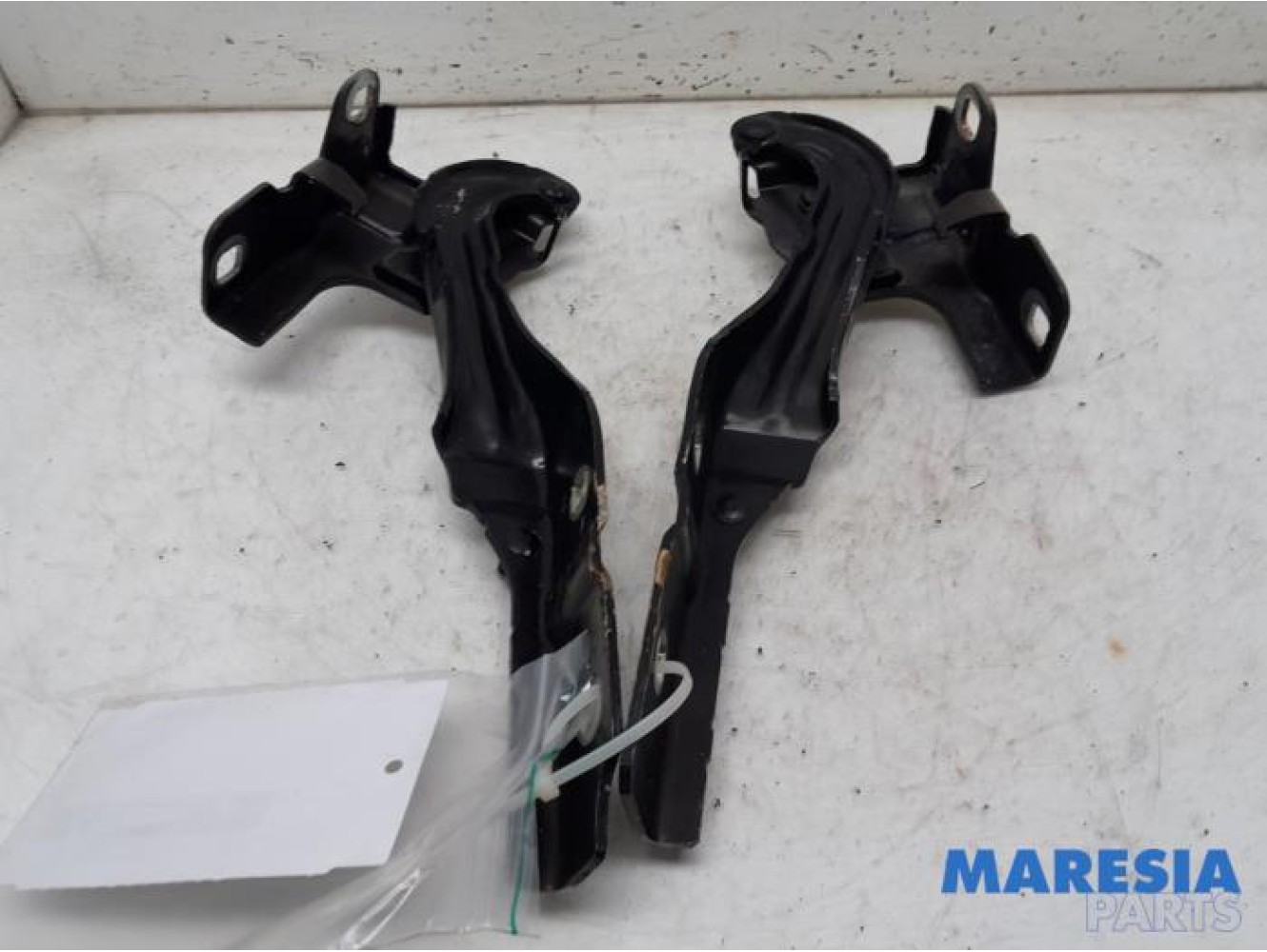 Alfa Romeo - Giulietta - Bonnet Hinge