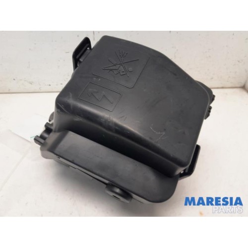 Renault - Captur - Fuse box