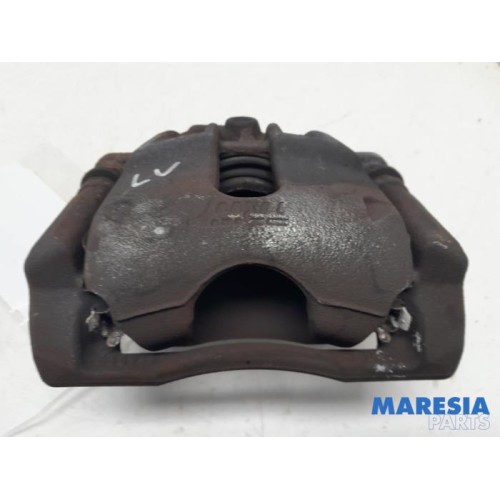 Renault - Captur - Front brake calliper, left