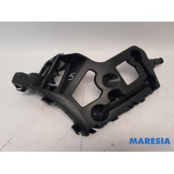 Renault - Captur - Rear bumper bracket central