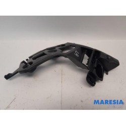 Renault - Captur - Rear bumper bracket central