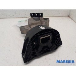 Renault - Captur - Engine mount