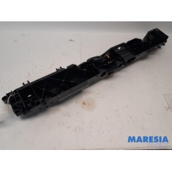Renault - Captur - Lock plate