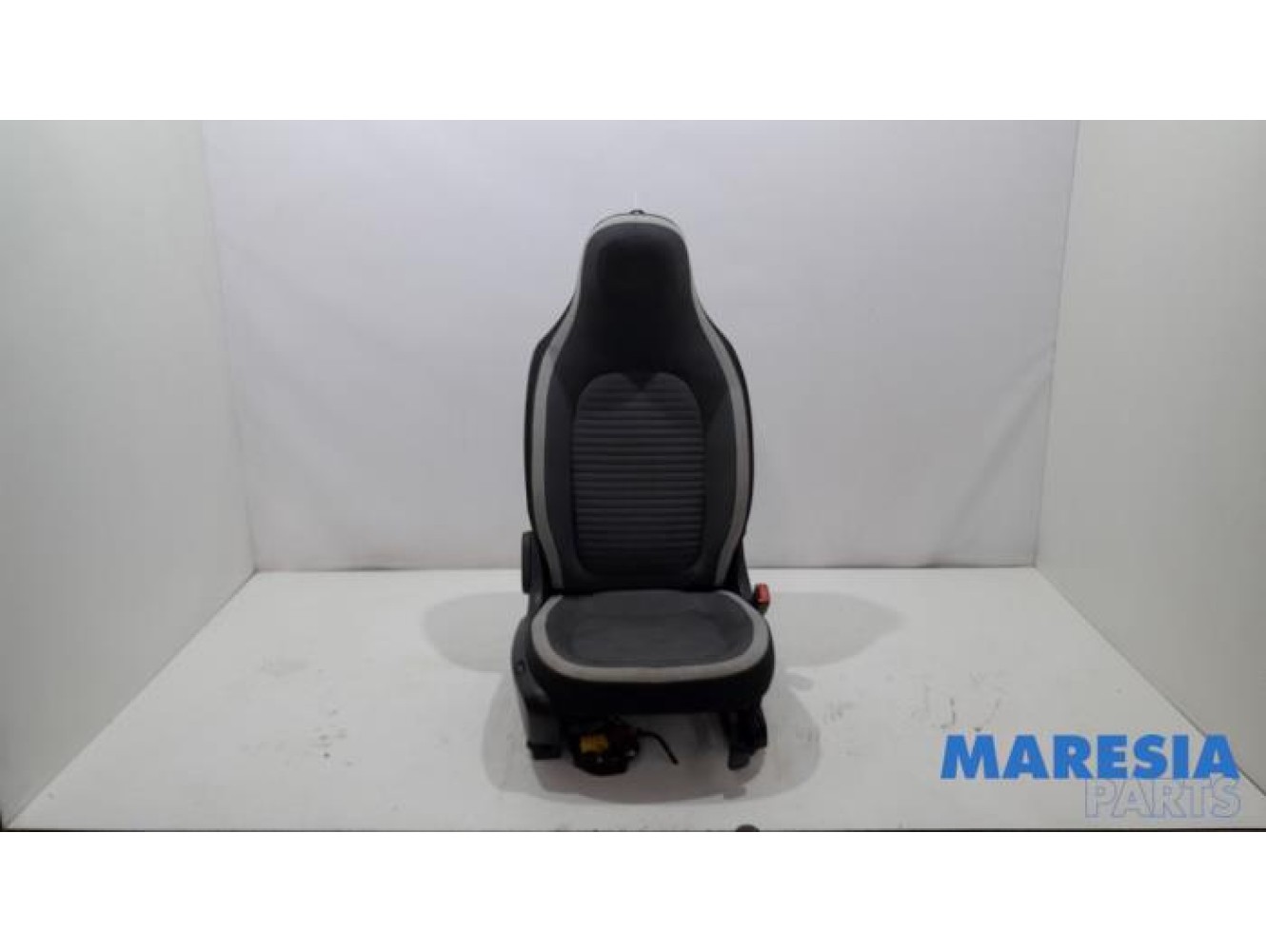 Renault - Twingo - Seat, right