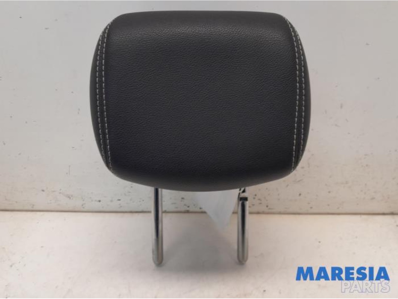 Renault - Megane - Headrest