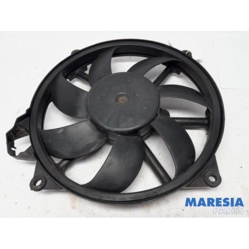 Renault - Megane - Fan motor