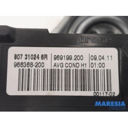 Renault - Megane - Window mechanism 4-door, front left