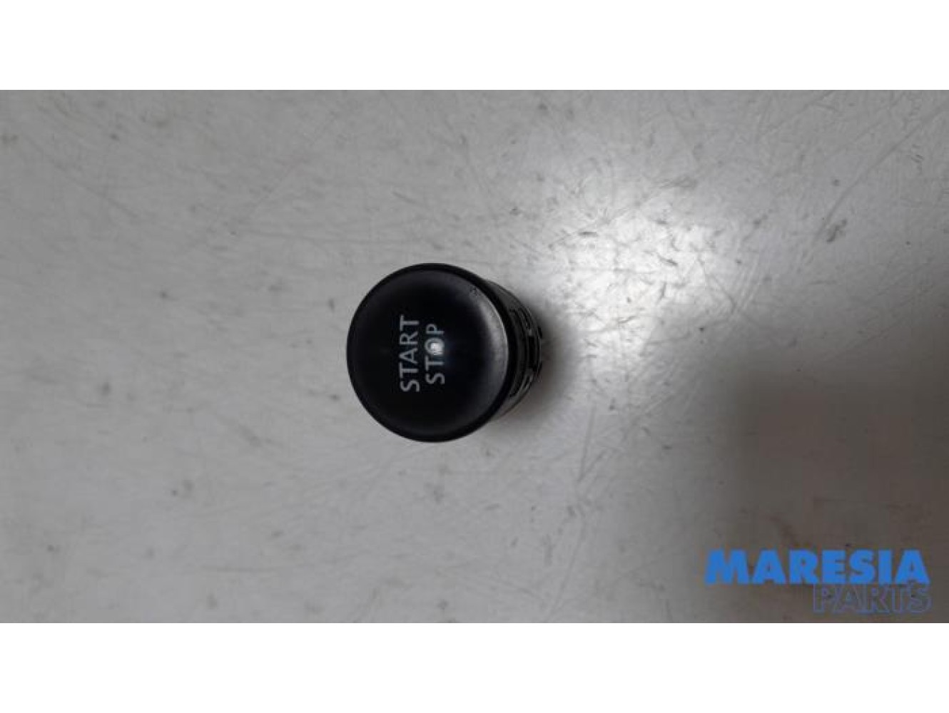 Renault - Megane - Start/stop switch