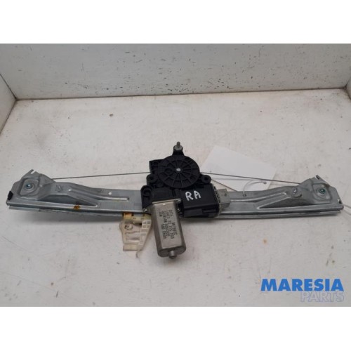 Lancia - Delta - Rear door window mechanism 4-door, right