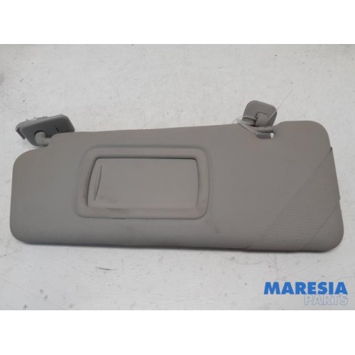 Renault - Megane - Sun visor