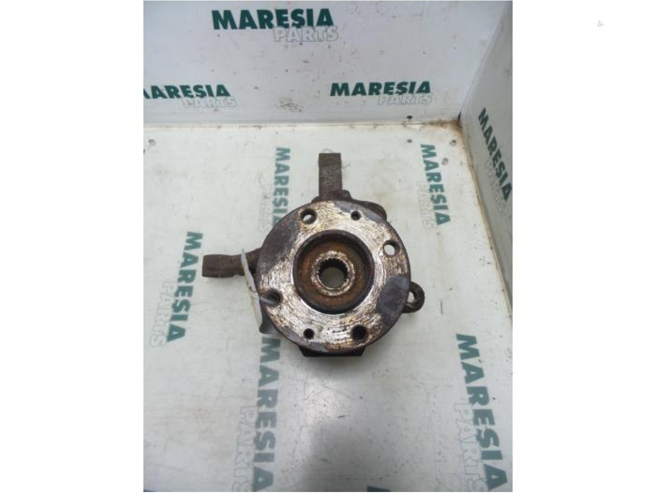Renault - Kangoo - Knuckle, front right