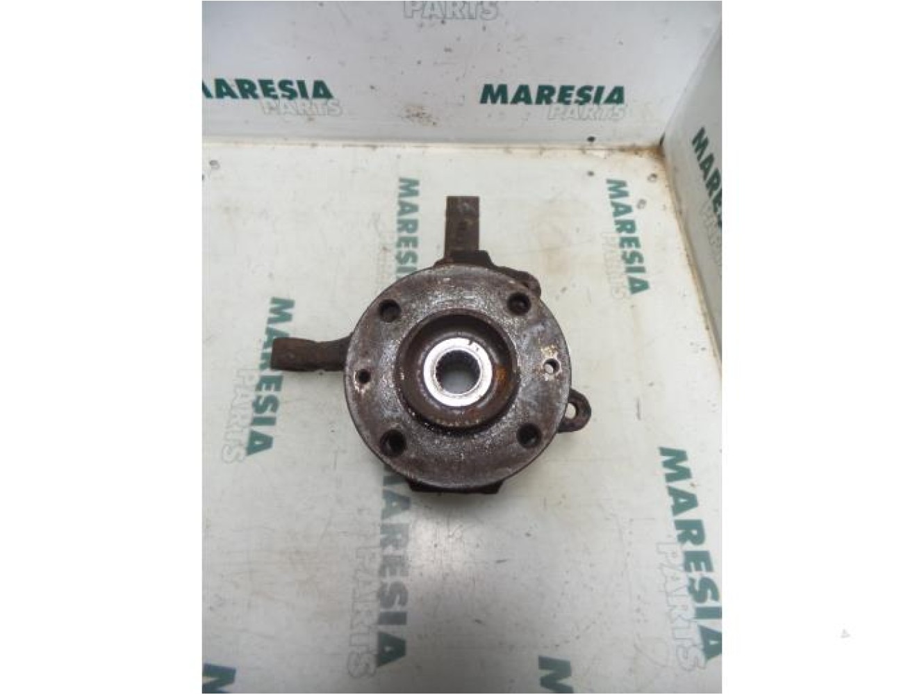 Renault - Kangoo - Knuckle, front right