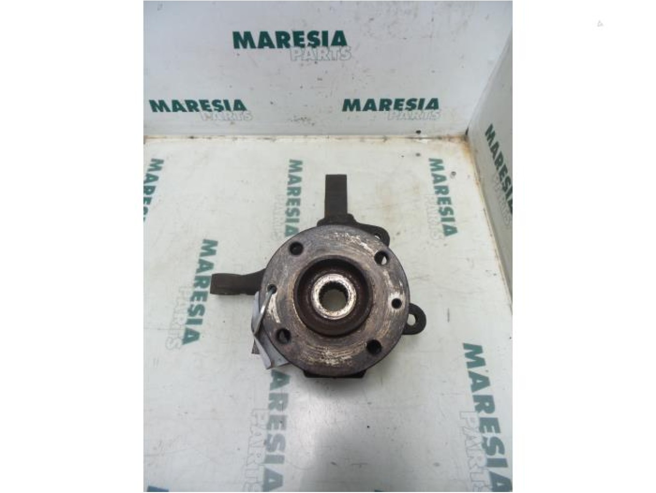 Renault - Kangoo - Knuckle, front right