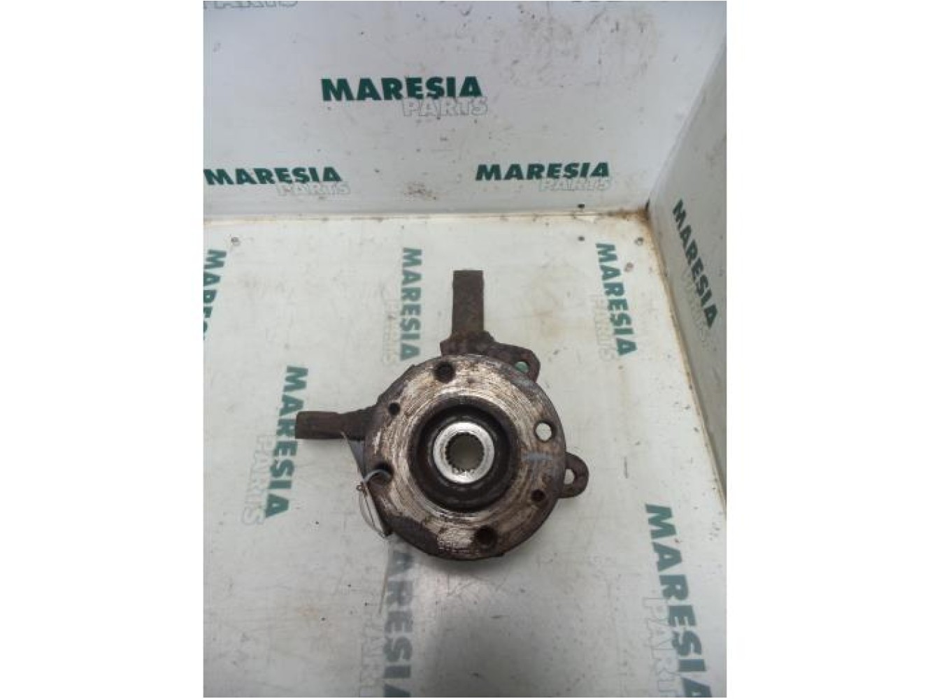 Renault - Kangoo - Knuckle, front right