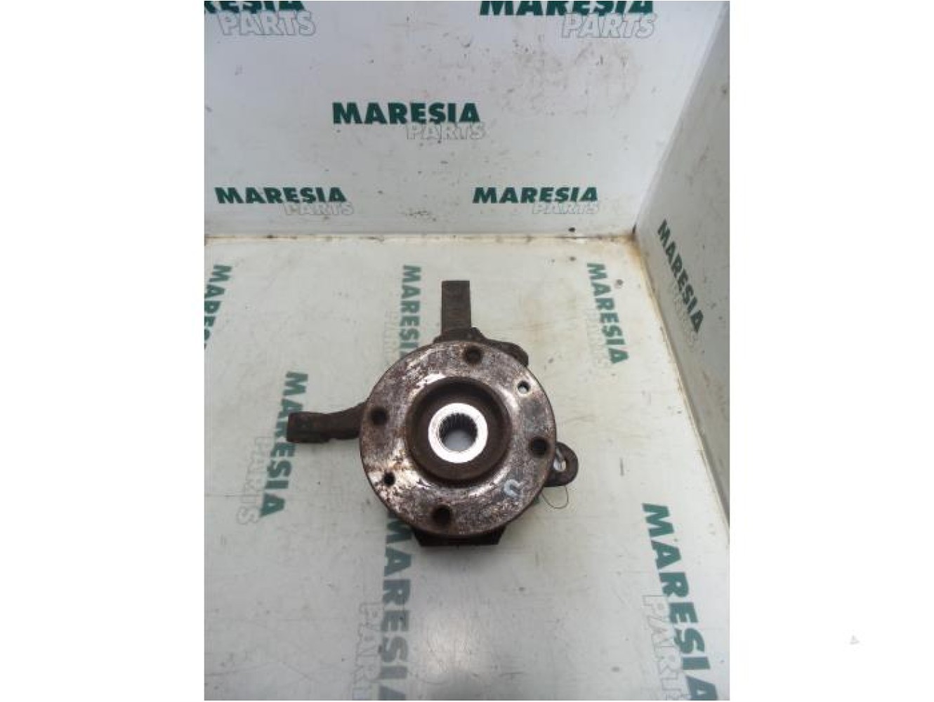 Renault - Kangoo - Knuckle, front right