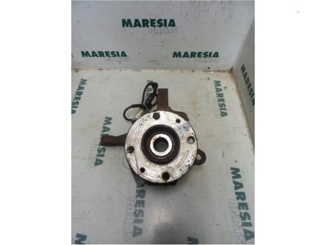 Renault - Kangoo - Knuckle, front right