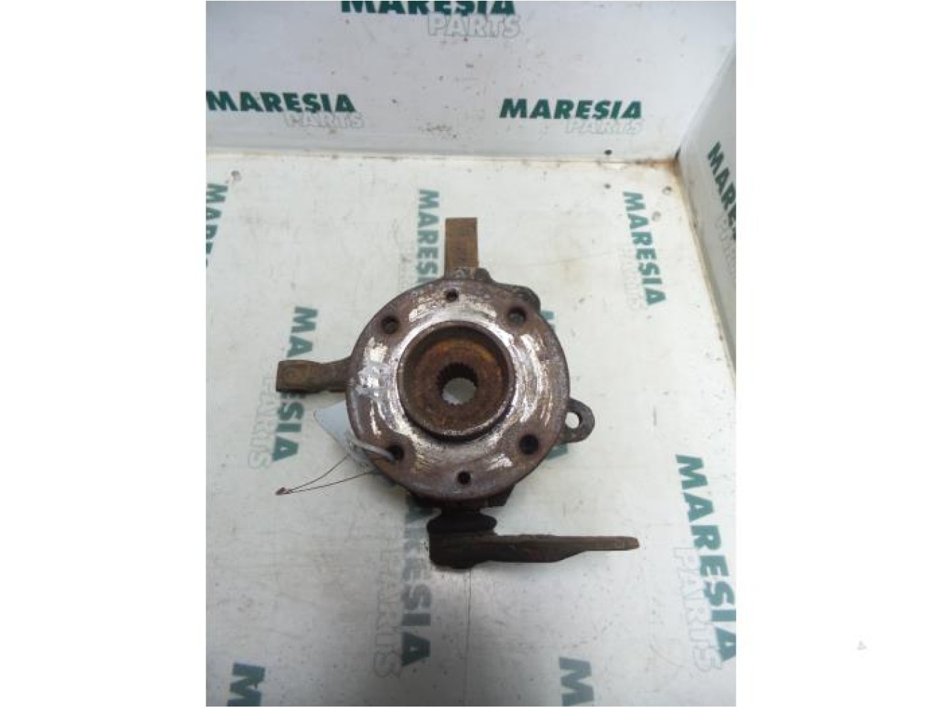 Renault - Kangoo - Knuckle, front right