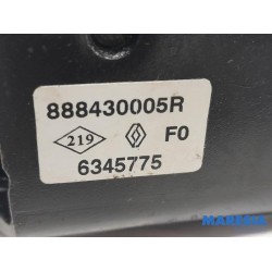 Renault - Megane - Rear seatbelt buckle, left
