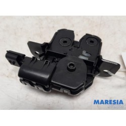 Renault - Megane - Tailgate lock mechanism