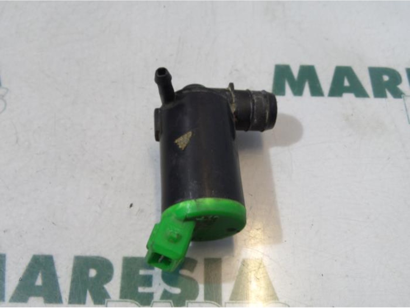 Peugeot - 605 - Scheibensprüherpumpe vorne
