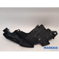Renault - Megane - Koplampframe links